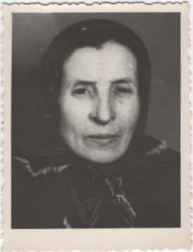 Portret starije žene s maramom